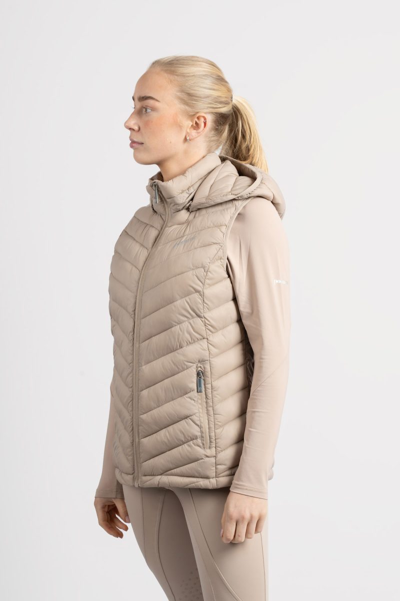 Ingrid Cobblestone, Light Vest